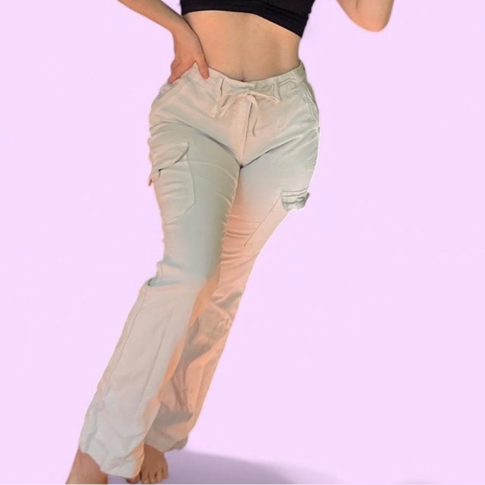 Y2K American Eagle Light Beige / Off White Mid Rise Classic Bootcut Cargo Pants